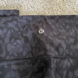 Lululemon size 2 yoga pants